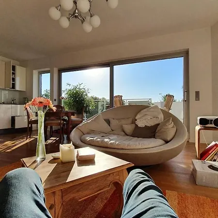 Penthouse Mit Blick Ueber Daecher Koelns Kolonia