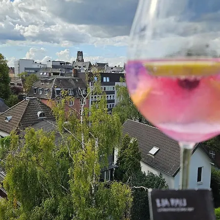 Apartament Penthouse Mit Blick Ueber Daecher Koelns Kolonia