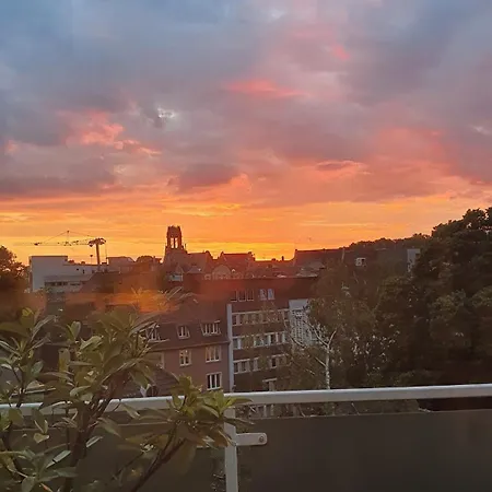 Penthouse Mit Blick Ueber Daecher Koelns