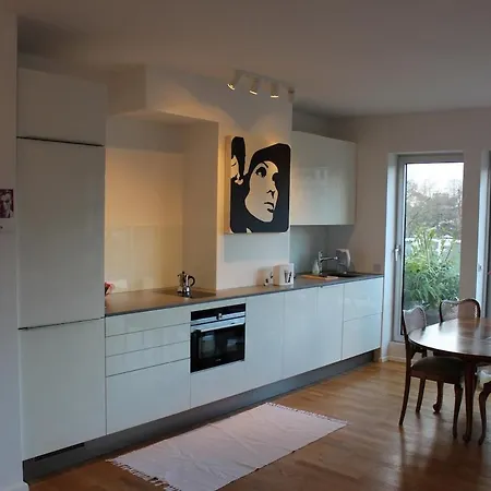 Apartament Penthouse Mit Blick Ueber Daecher Koelns Kolonia