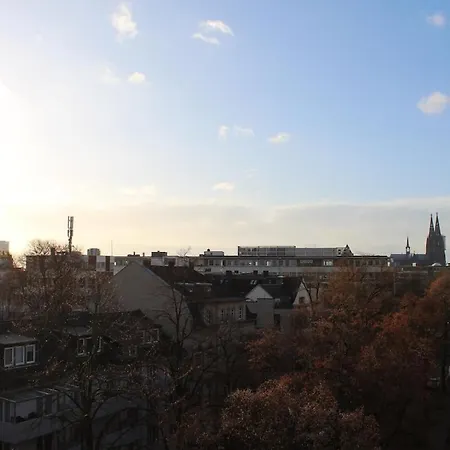 Penthouse Mit Blick Ueber Daecher Koelns Apartament Kolonia