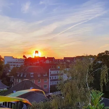 Penthouse Mit Blick Ueber Daecher Koelns * Kolonia